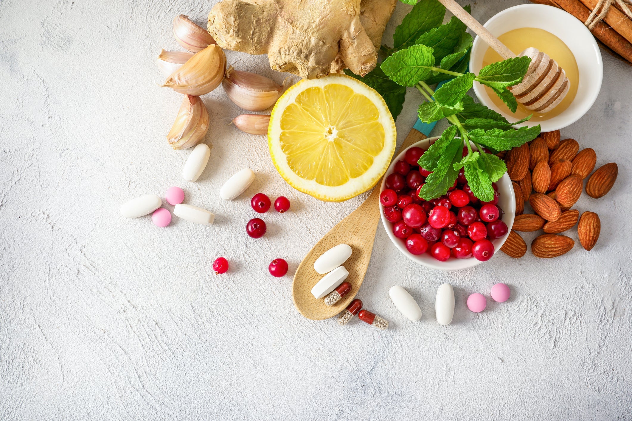 Alimenti vs. Integratori: 3 Vitamine a Confronto per Densità Nutrizionale, Prezzo e Convenienza