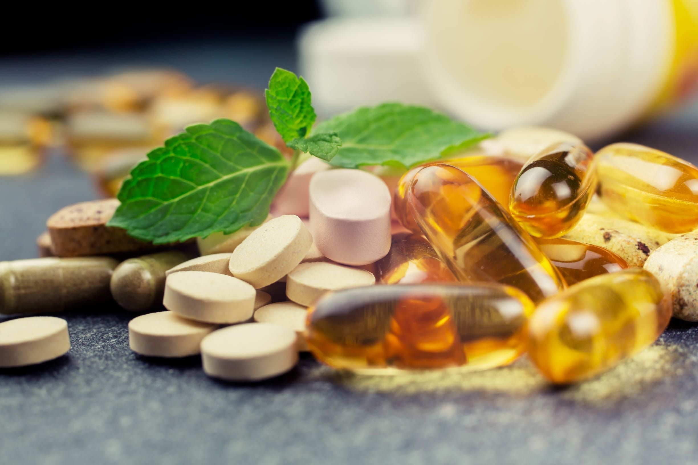 Scopri 3 delle migliori vitamine da assumere ogni giorno (e 3 integratori chiave per corpo e mente)